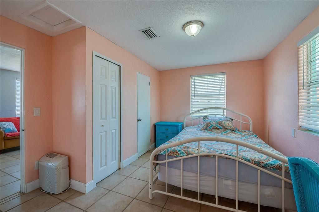 En Venta: $287,000 (2 camas, 1 baños, 528 Pies cuadrados)