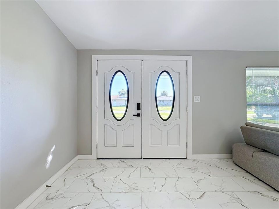На продажу: $315,000 (2 спален, 2 ванн, 1164 Квадратных фут)