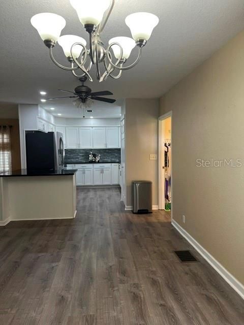 En Venta: $154,900 (2 camas, 2 baños, 1460 Pies cuadrados)