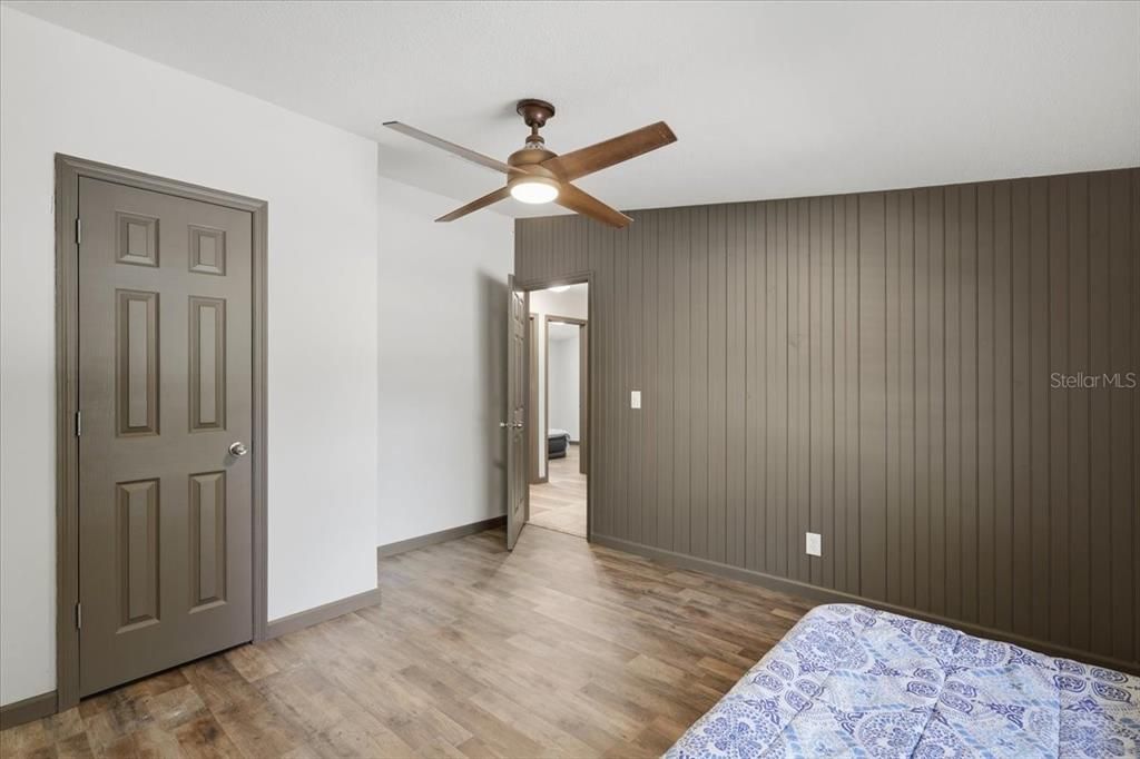 En Venta: $289,900 (5 camas, 3 baños, 2052 Pies cuadrados)
