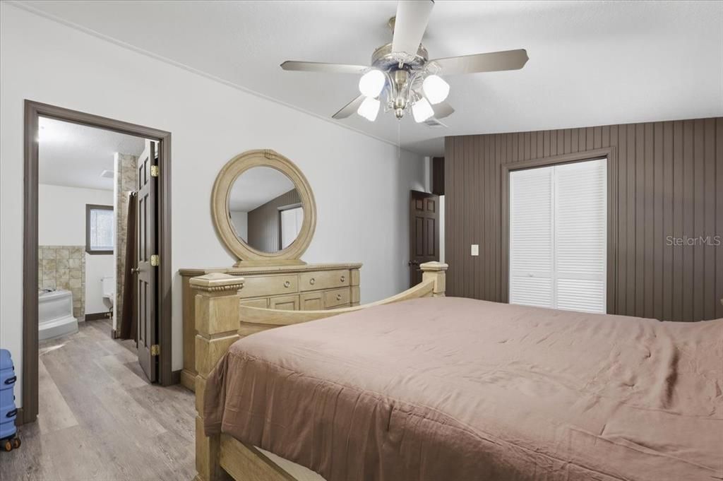 En Venta: $289,900 (5 camas, 3 baños, 2052 Pies cuadrados)