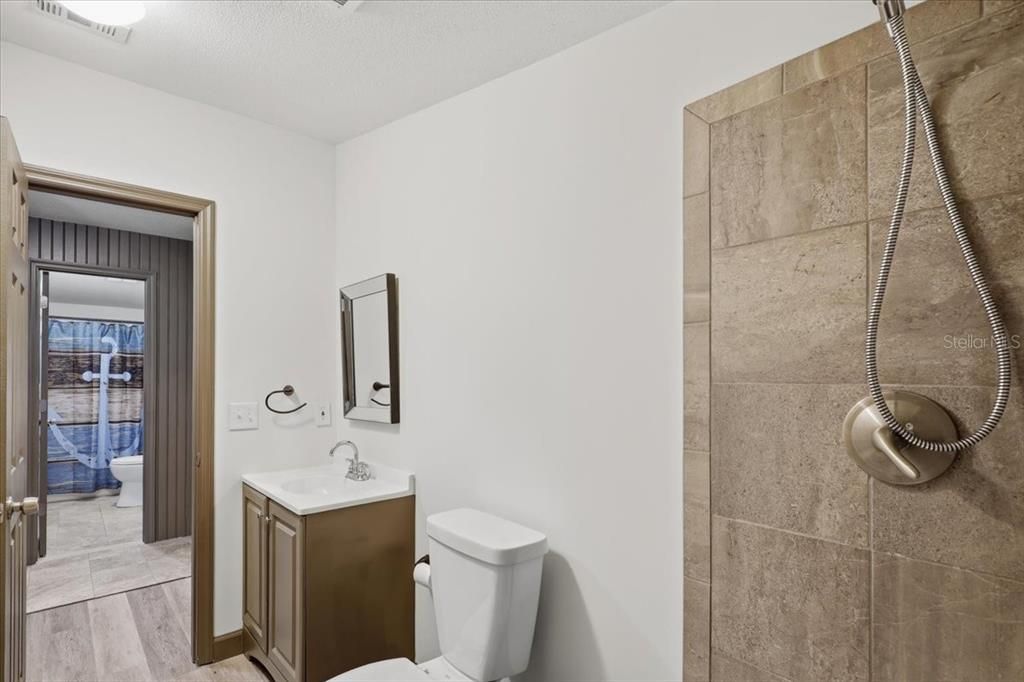 En Venta: $289,900 (5 camas, 3 baños, 2052 Pies cuadrados)