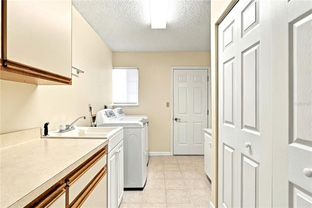 En Venta: $299,900 (3 camas, 2 baños, 1884 Pies cuadrados)