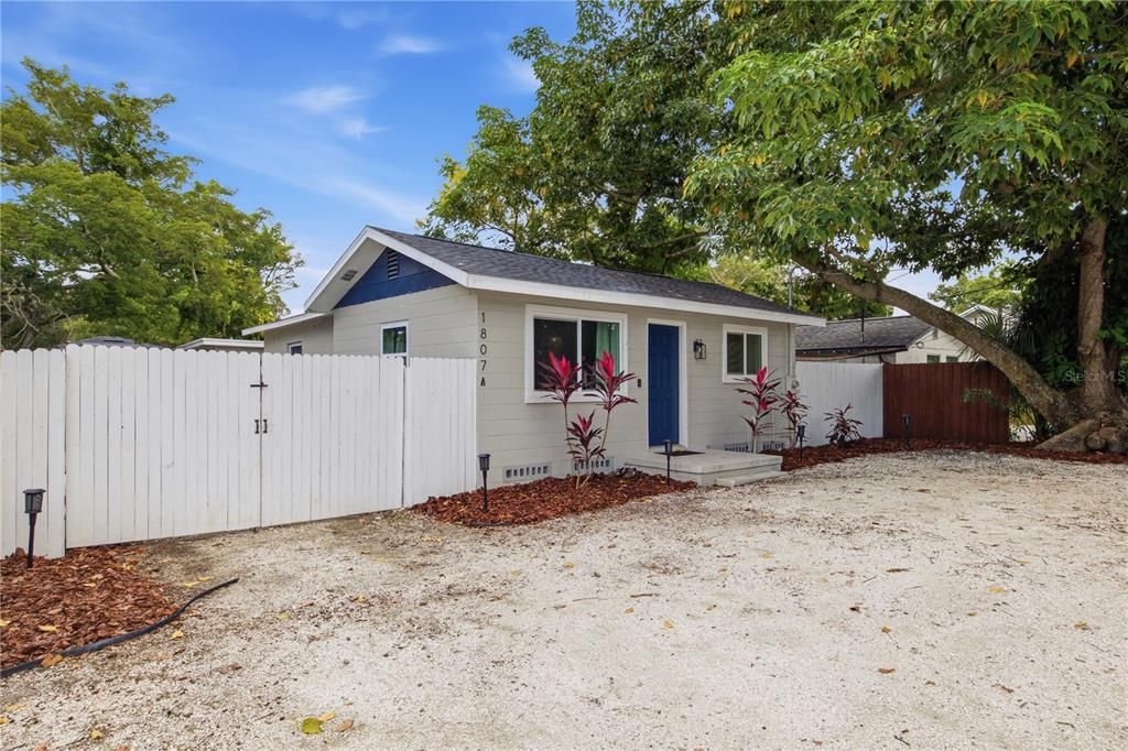 For Sale: $479,000 (0 beds, 0 baths, 1202 Square Feet)