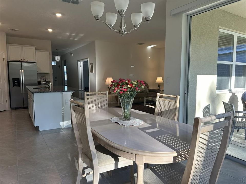 For Sale: $369,000 (3 beds, 2 baths, 1722 Square Feet)