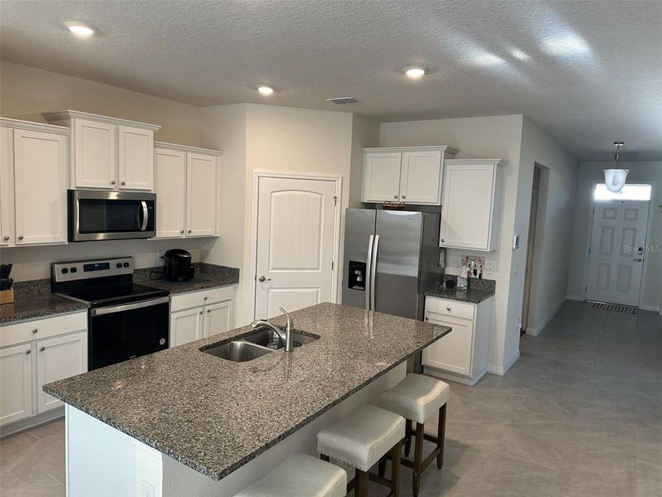 For Sale: $369,000 (3 beds, 2 baths, 1722 Square Feet)