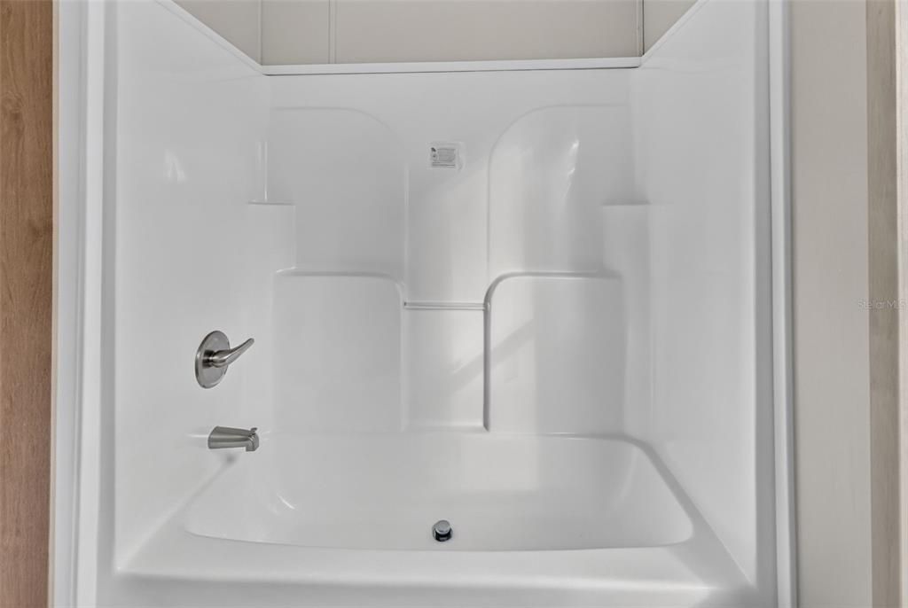 На продажу: $244,999 (3 спален, 2 ванн, 1568 Квадратных фут)