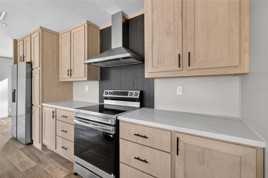 На продажу: $244,999 (3 спален, 2 ванн, 1568 Квадратных фут)