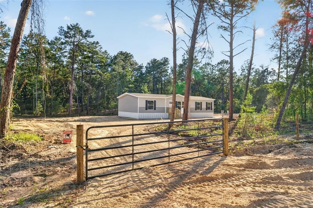На продажу: $244,999 (3 спален, 2 ванн, 1568 Квадратных фут)