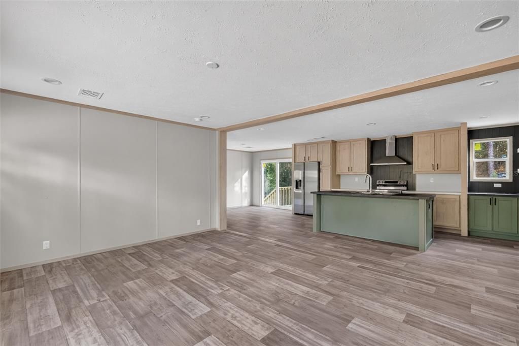 На продажу: $244,999 (3 спален, 2 ванн, 1568 Квадратных фут)