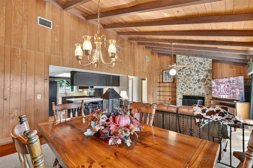 En Venta: $885,000 (3 camas, 2 baños, 2344 Pies cuadrados)