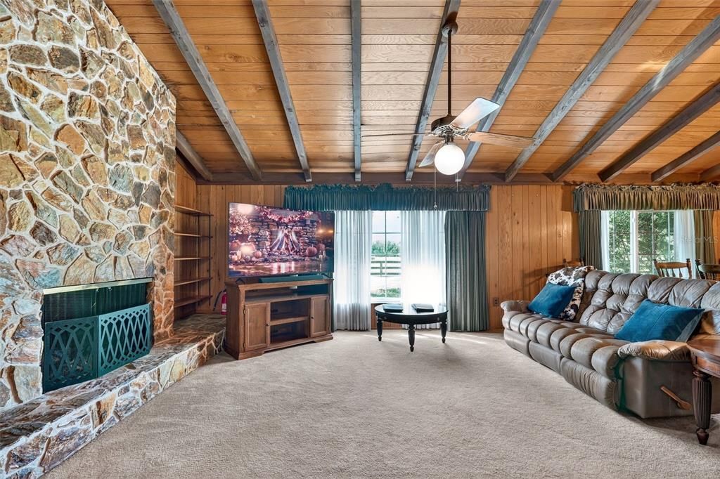 En Venta: $885,000 (3 camas, 2 baños, 2344 Pies cuadrados)