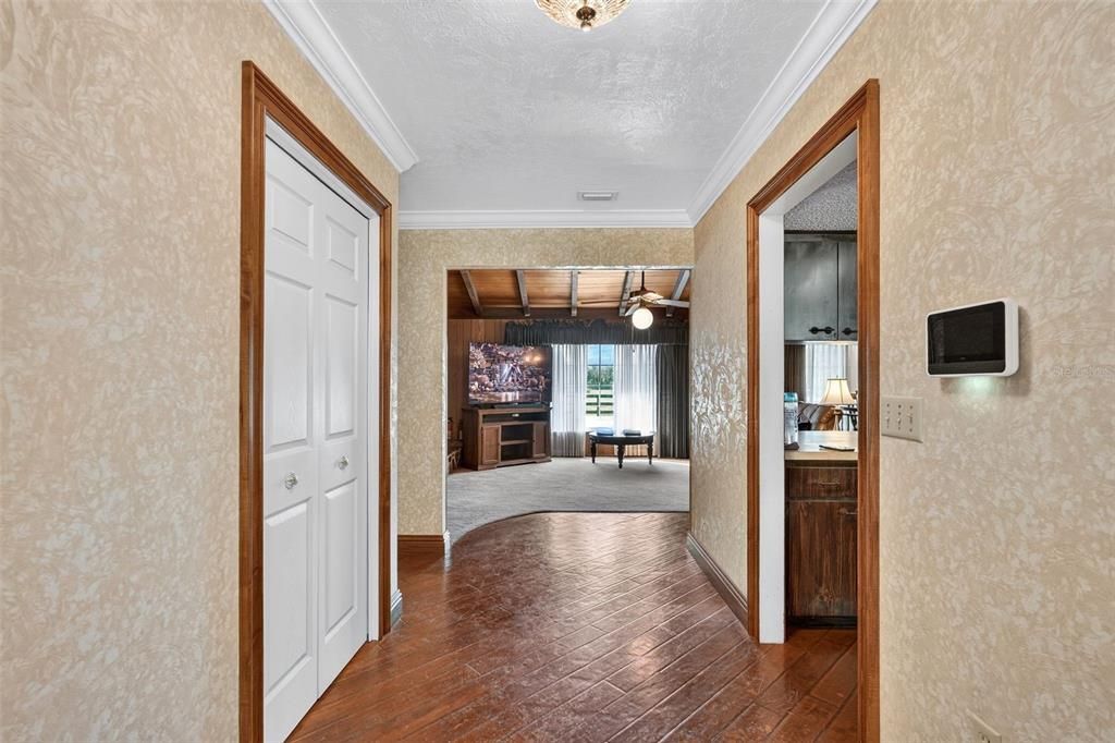 En Venta: $885,000 (3 camas, 2 baños, 2344 Pies cuadrados)