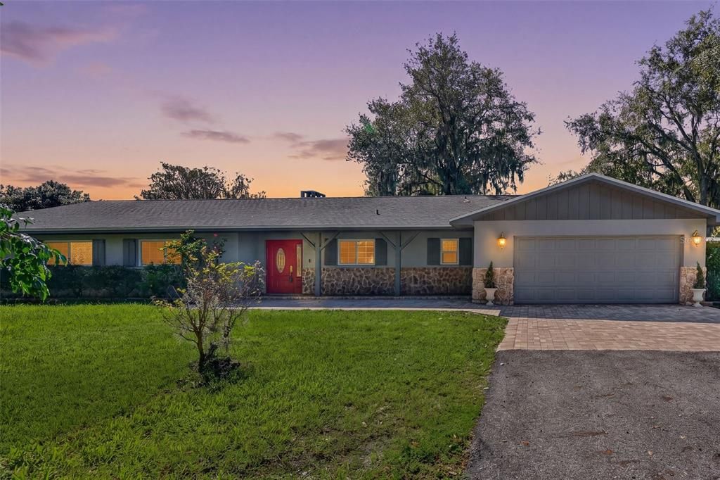 En Venta: $885,000 (3 camas, 2 baños, 2344 Pies cuadrados)