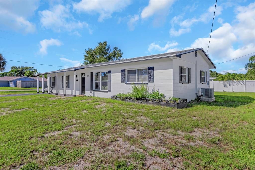 На продажу: $429,900 (3 спален, 2 ванн, 1400 Квадратных фут)