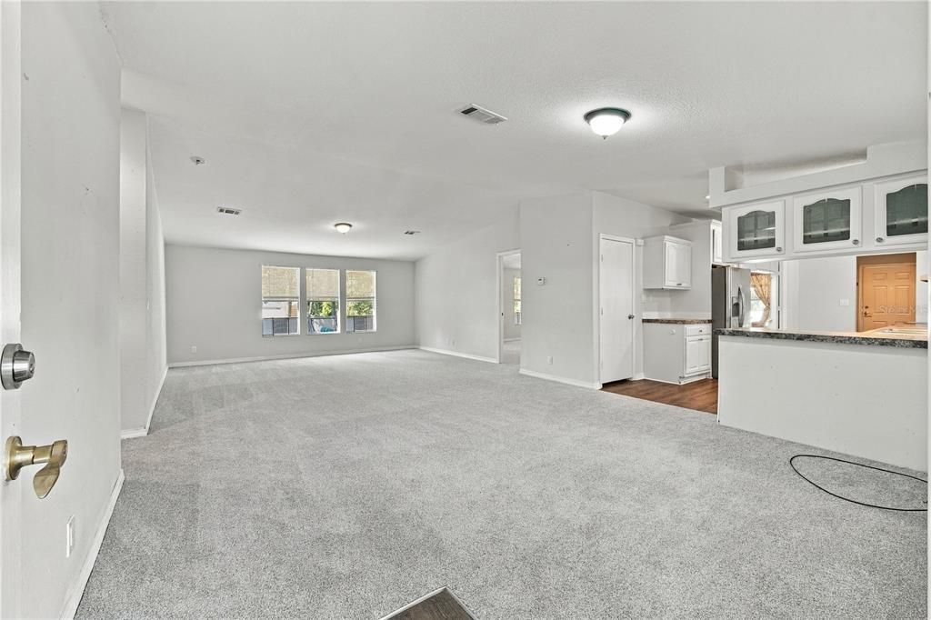 На продажу: $225,000 (3 спален, 2 ванн, 1800 Квадратных фут)