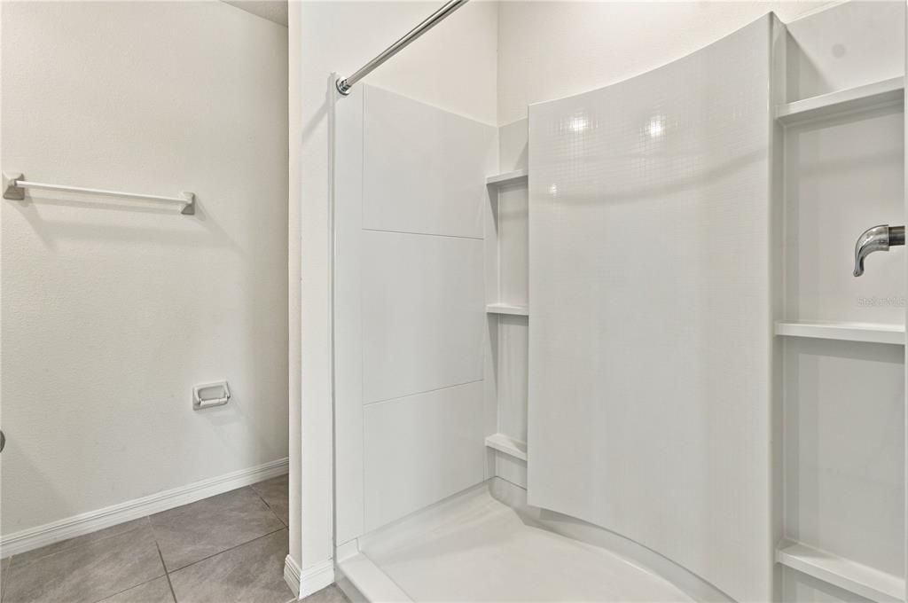 For Sale: $307,000 (3 beds, 2 baths, 1566 Square Feet)