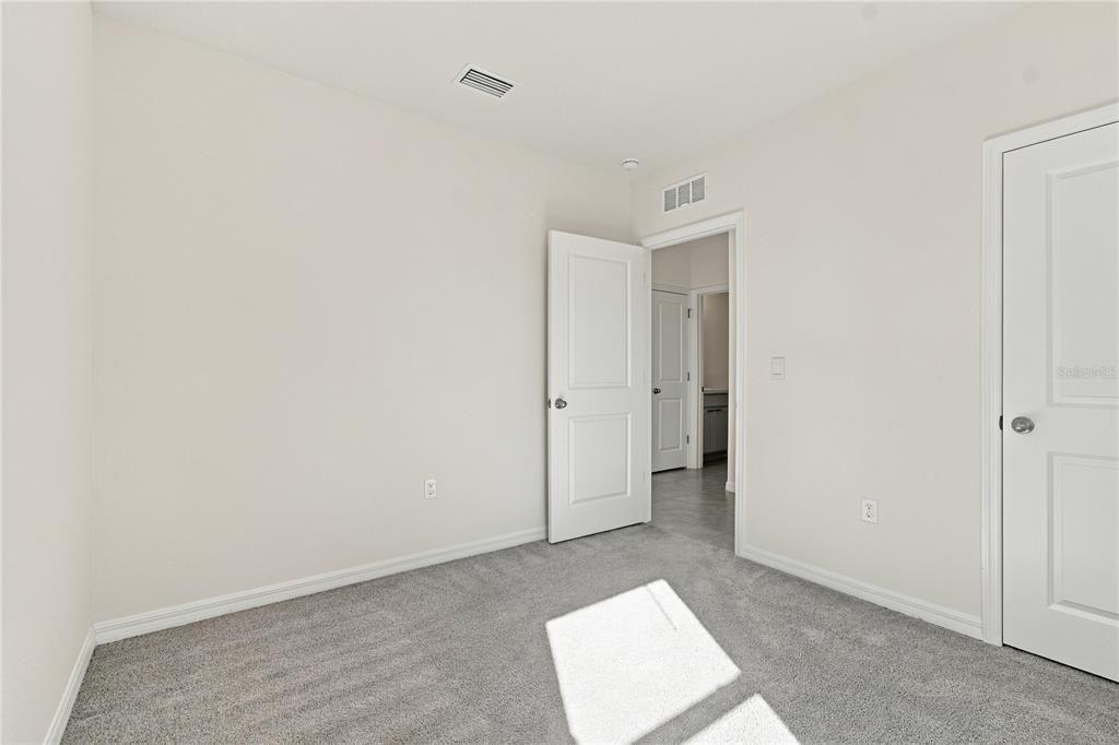 For Sale: $307,000 (3 beds, 2 baths, 1566 Square Feet)