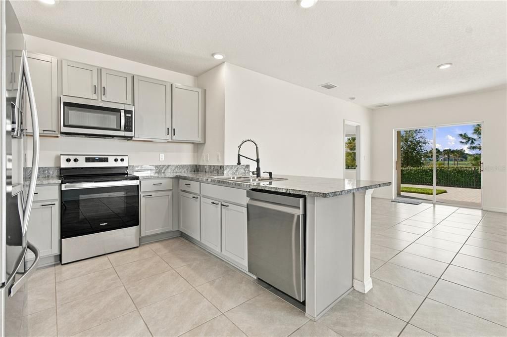 For Sale: $307,000 (3 beds, 2 baths, 1566 Square Feet)