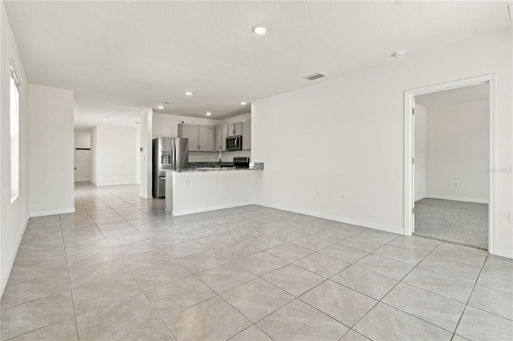 For Sale: $307,000 (3 beds, 2 baths, 1566 Square Feet)