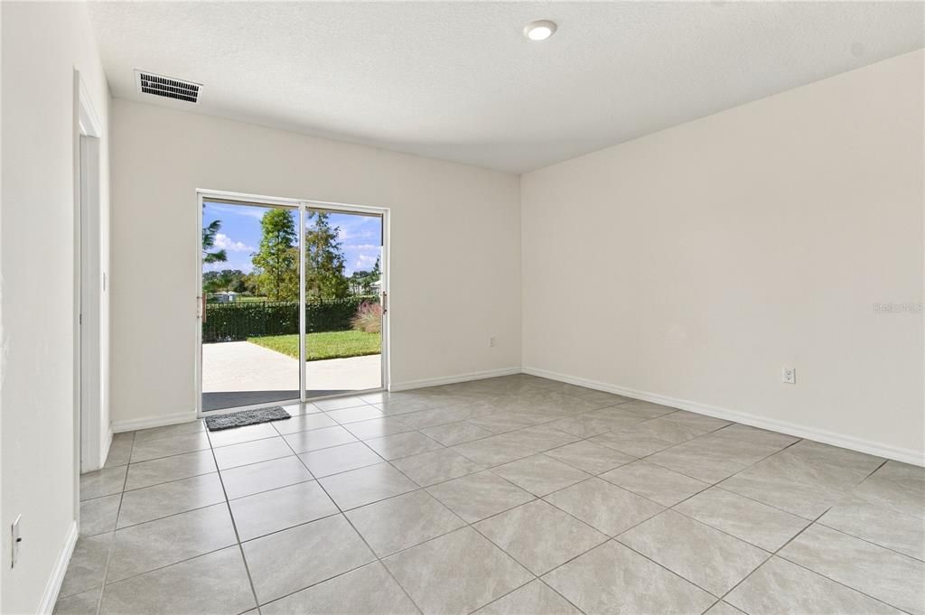 For Sale: $307,000 (3 beds, 2 baths, 1566 Square Feet)