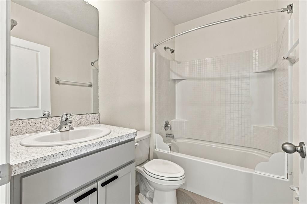 For Sale: $307,000 (3 beds, 2 baths, 1566 Square Feet)