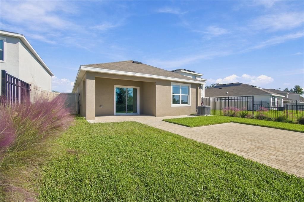 For Sale: $307,000 (3 beds, 2 baths, 1566 Square Feet)