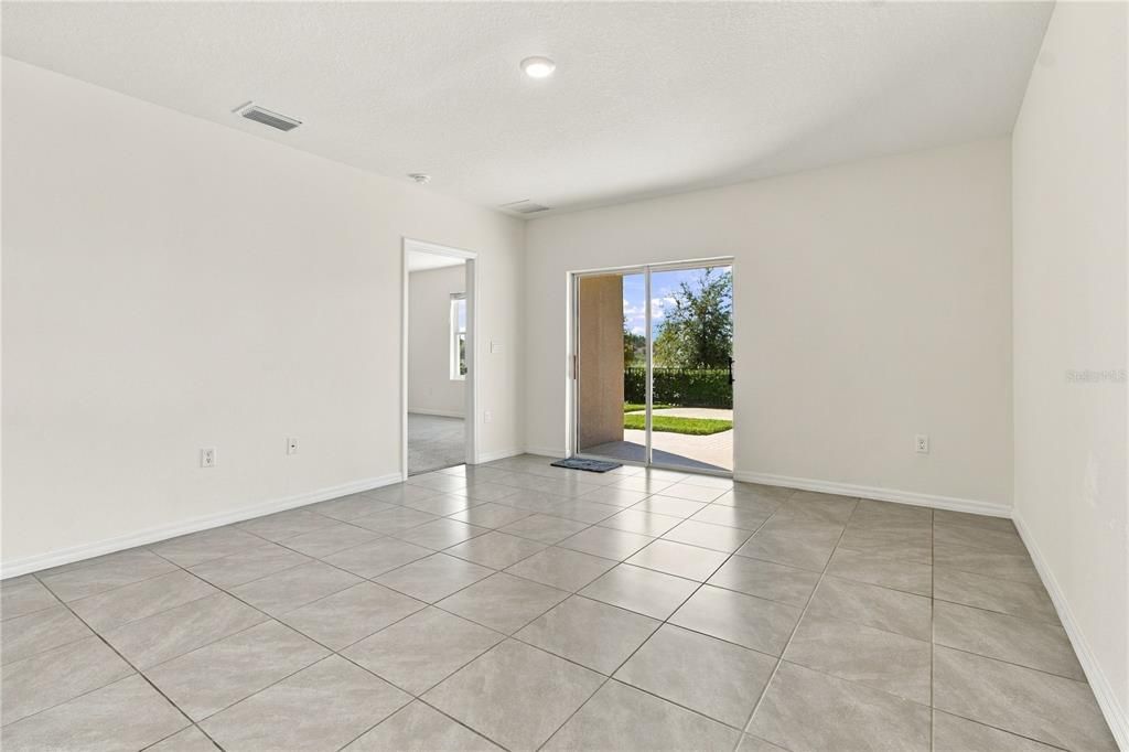 For Sale: $307,000 (3 beds, 2 baths, 1566 Square Feet)