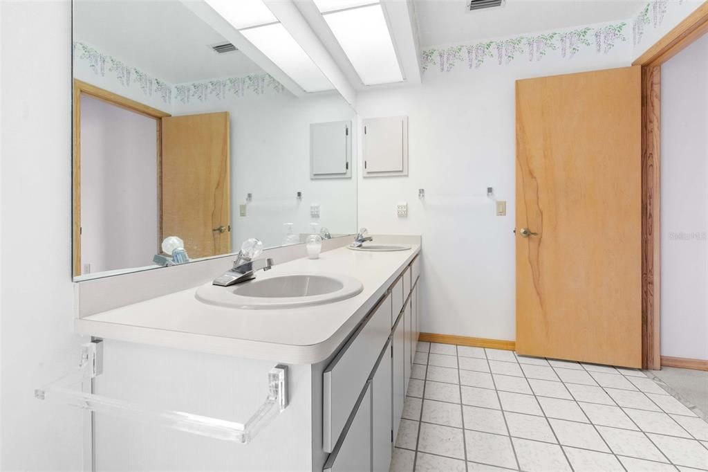 En Venta: $359,000 (3 camas, 2 baños, 1874 Pies cuadrados)