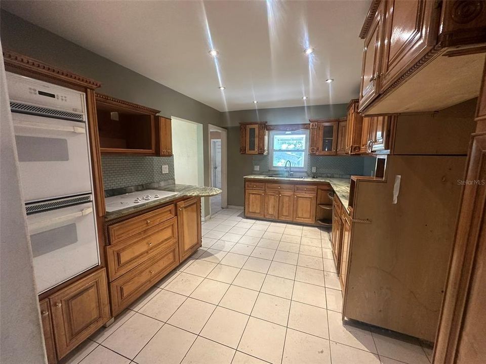 На продажу: $439,000 (3 спален, 2 ванн, 1703 Квадратных фут)