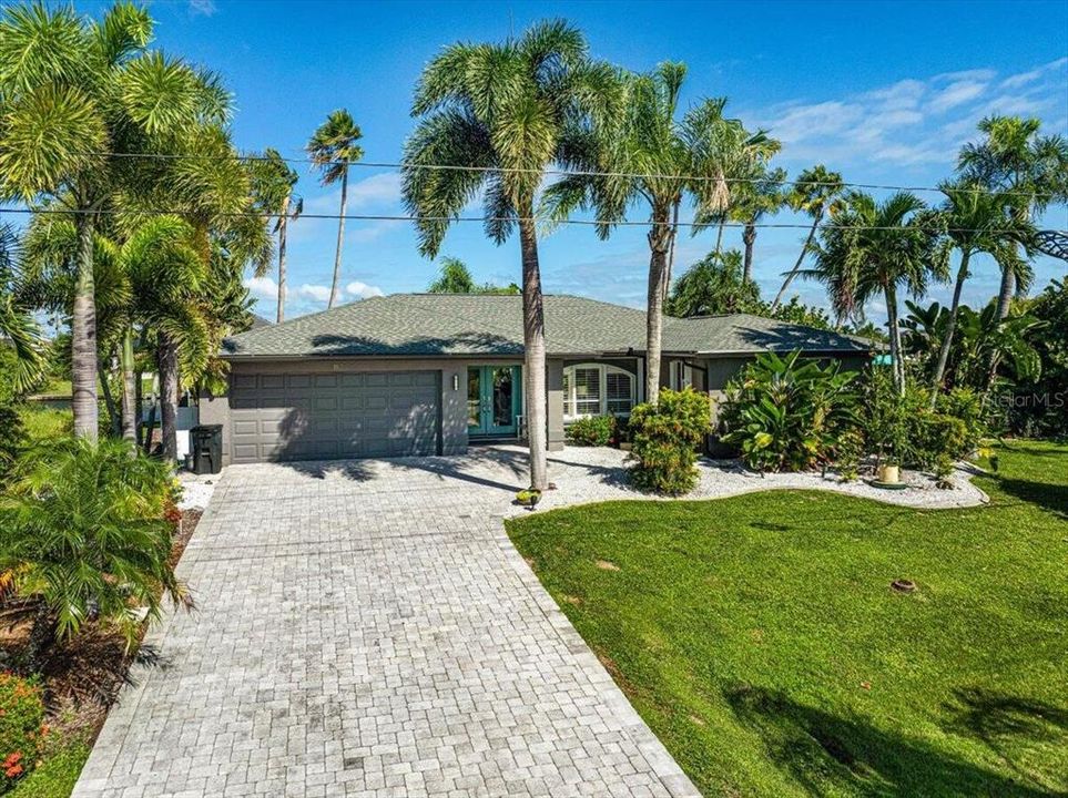 На продажу: $695,000 (3 спален, 2 ванн, 1979 Квадратных фут)
