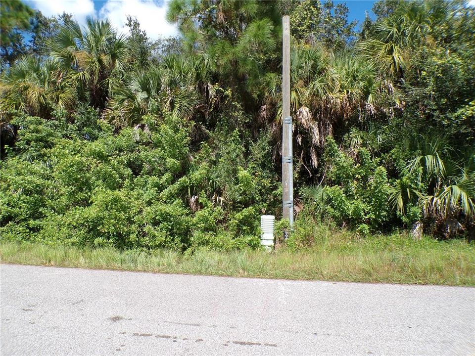 На продажу: $20,990 (0.23 acres)