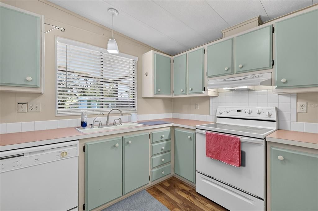 En Venta: $145,000 (2 camas, 2 baños, 1064 Pies cuadrados)