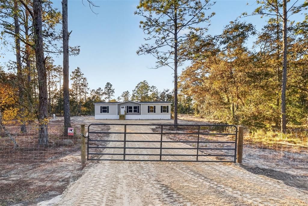 На продажу: $244,999 (3 спален, 2 ванн, 1568 Квадратных фут)