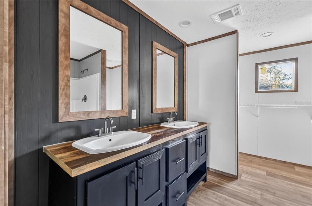 На продажу: $244,999 (3 спален, 2 ванн, 1568 Квадратных фут)