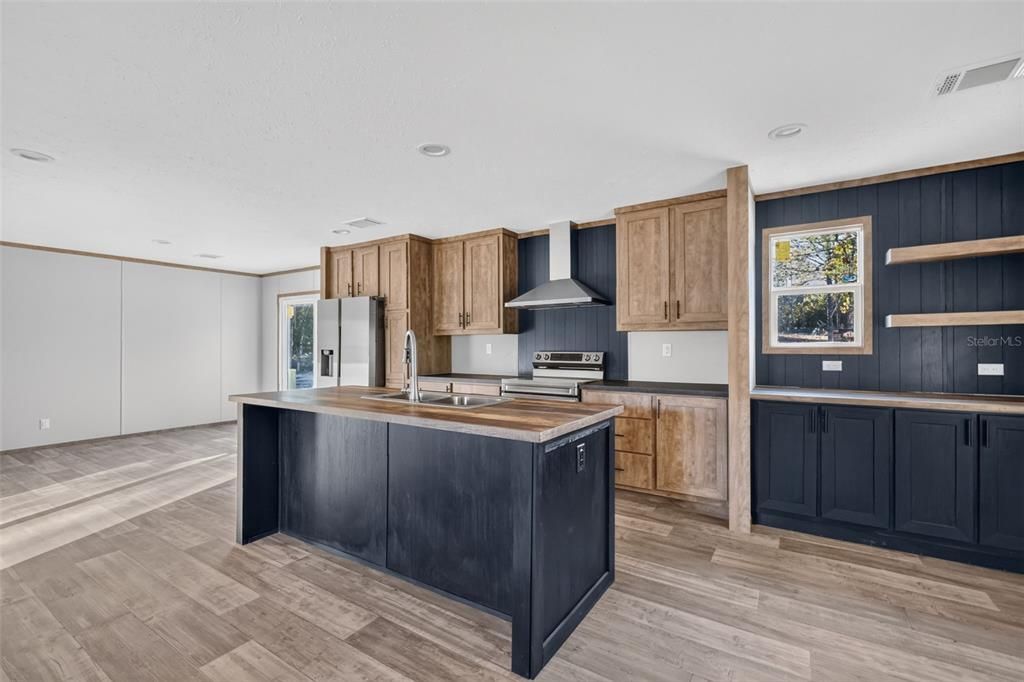 На продажу: $244,999 (3 спален, 2 ванн, 1568 Квадратных фут)