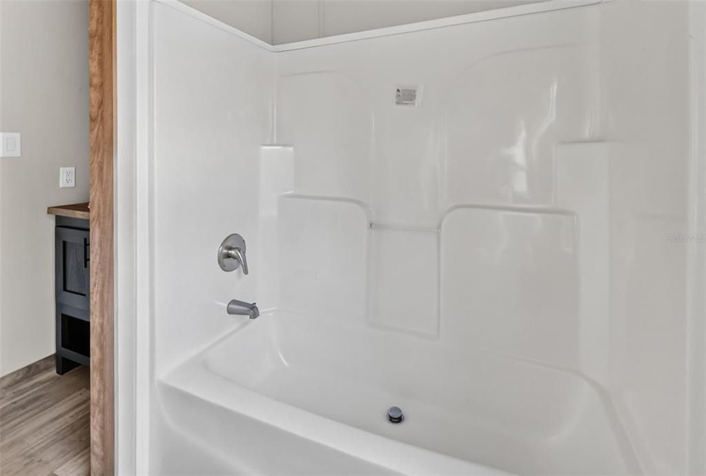 На продажу: $244,999 (3 спален, 2 ванн, 1568 Квадратных фут)
