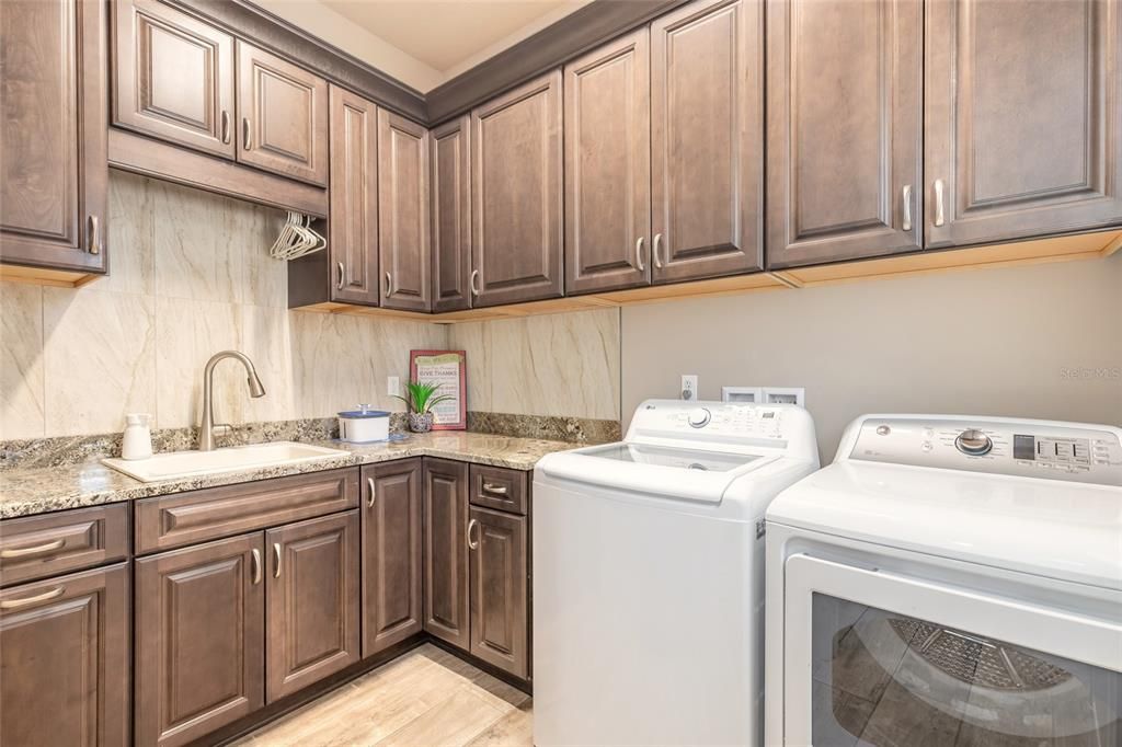 На продажу: $899,999 (3 спален, 3 ванн, 2811 Квадратных фут)