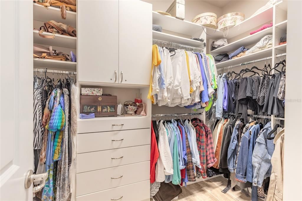 На продажу: $899,999 (3 спален, 3 ванн, 2811 Квадратных фут)