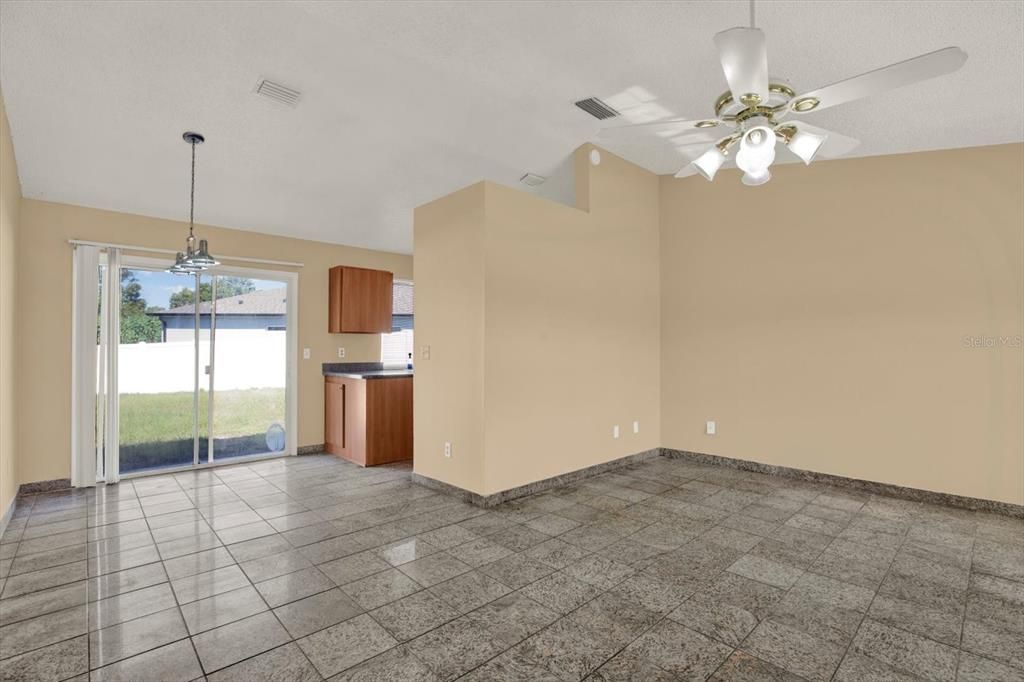 En Venta: $220,000 (2 camas, 2 baños, 1011 Pies cuadrados)