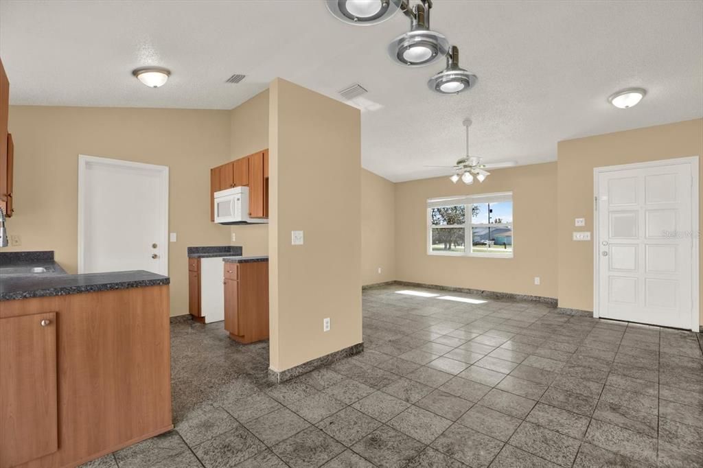En Venta: $220,000 (2 camas, 2 baños, 1011 Pies cuadrados)