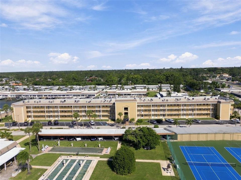 На продажу: $200,000 (2 спален, 2 ванн, 920 Квадратных фут)