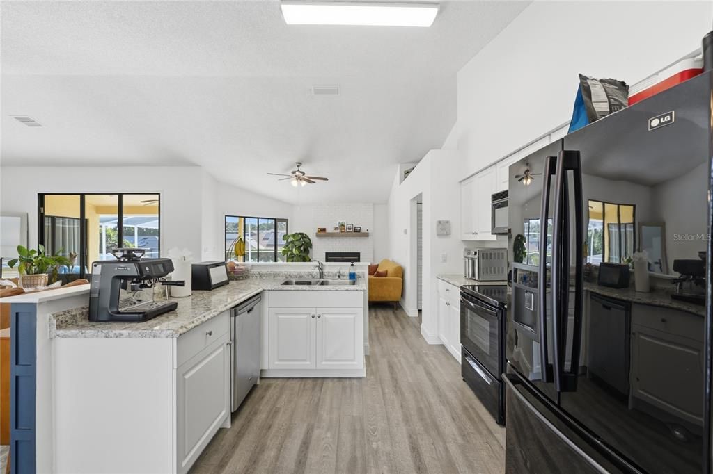 En Venta: $359,400 (3 camas, 2 baños, 1711 Pies cuadrados)