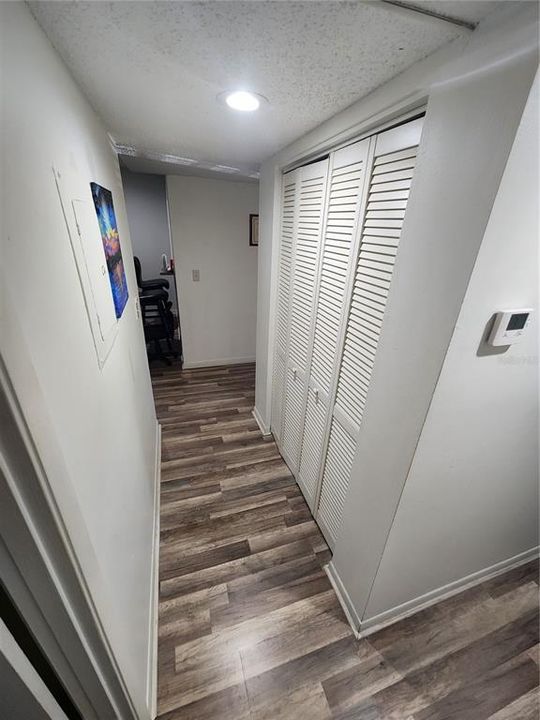 На продажу: $124,999 (2 спален, 2 ванн, 1068 Квадратных фут)