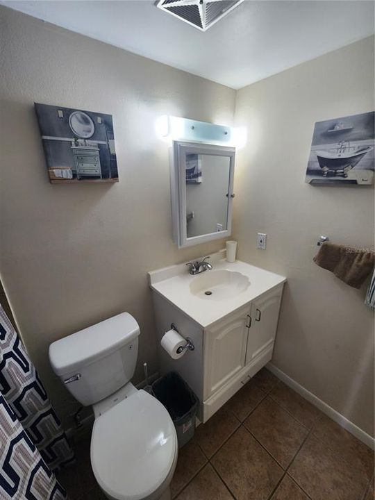 На продажу: $124,999 (2 спален, 2 ванн, 1068 Квадратных фут)