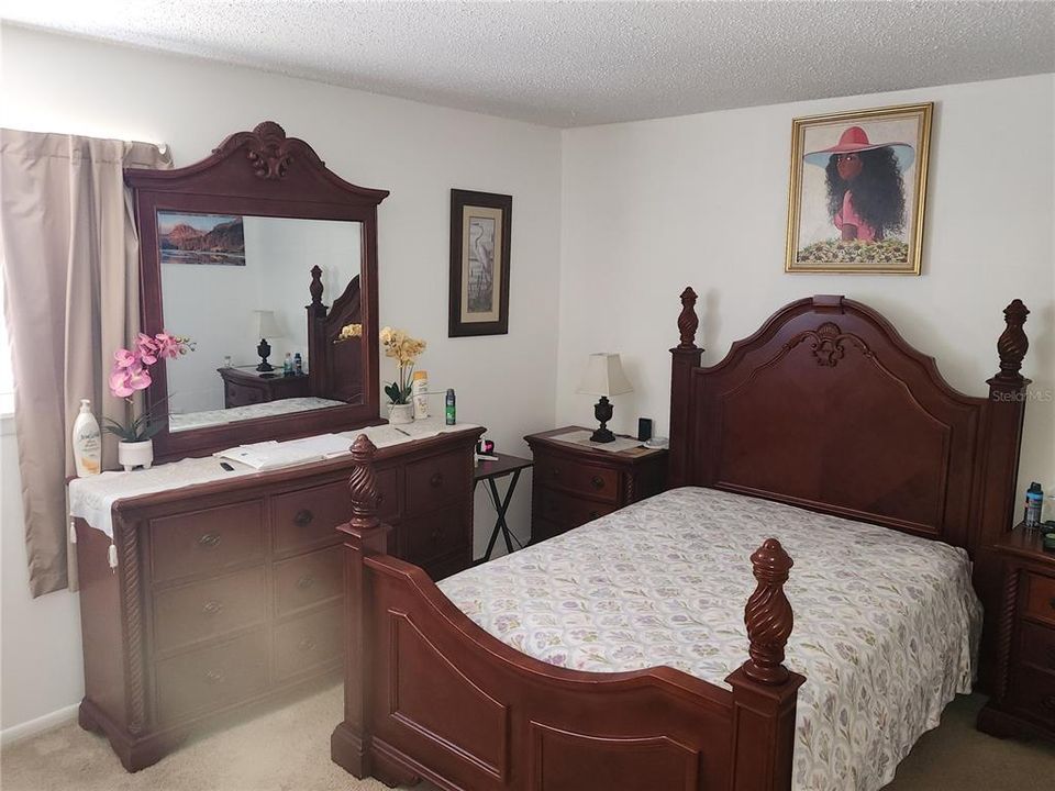 На продажу: $124,999 (2 спален, 2 ванн, 1068 Квадратных фут)