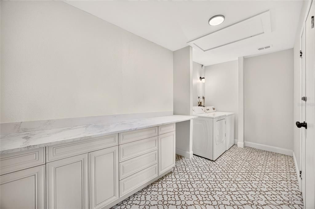 En Venta: $399,000 (4 camas, 3 baños, 2784 Pies cuadrados)