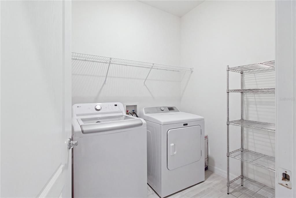 En Venta: $419,990 (4 camas, 2 baños, 2047 Pies cuadrados)