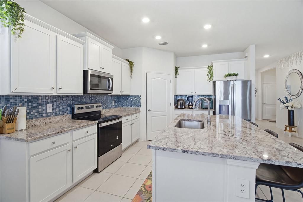 En Venta: $419,990 (4 camas, 2 baños, 2047 Pies cuadrados)