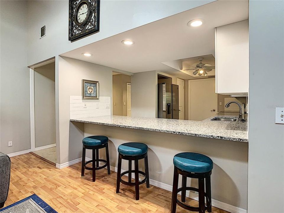 For Sale: $379,900 (2 beds, 2 baths, 1334 Square Feet)
